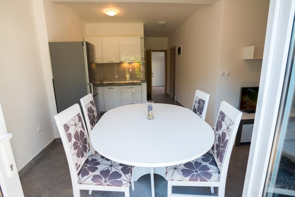 Rujno Apartments Starigrad Paklenica Exteriör bild