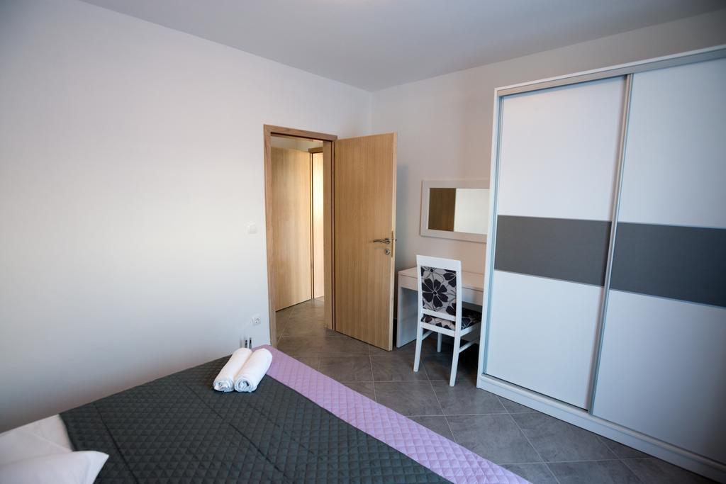 Rujno Apartments Starigrad Paklenica Exteriör bild