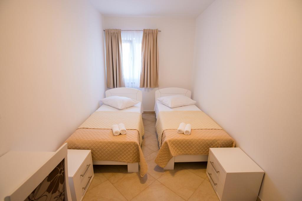 Rujno Apartments Starigrad Paklenica Exteriör bild