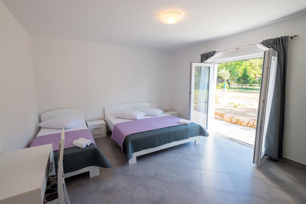 Rujno Apartments Starigrad Paklenica Exteriör bild